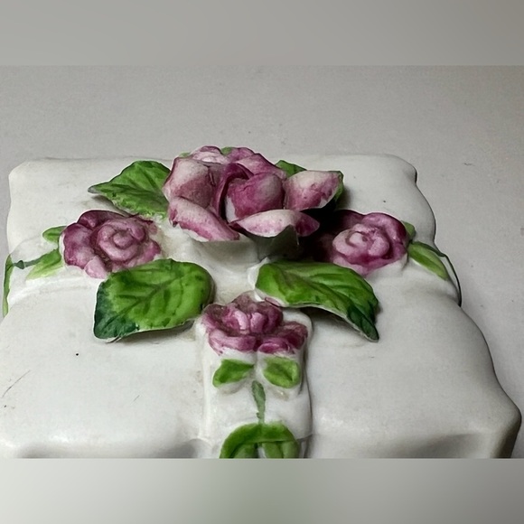VTG Hand Painted Lefton China Ceramic Floral Gift Trinket Box 02486 - Picture 2 of 14